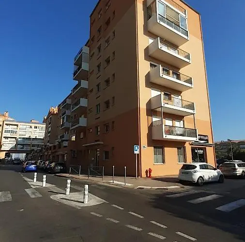 50 M2 - Le Port, * Hyères